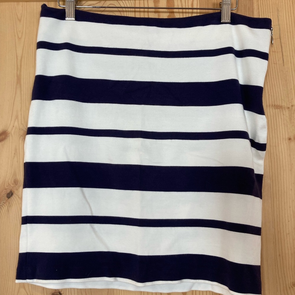 Banana Republic blue and white striped skirt with partial side zipper